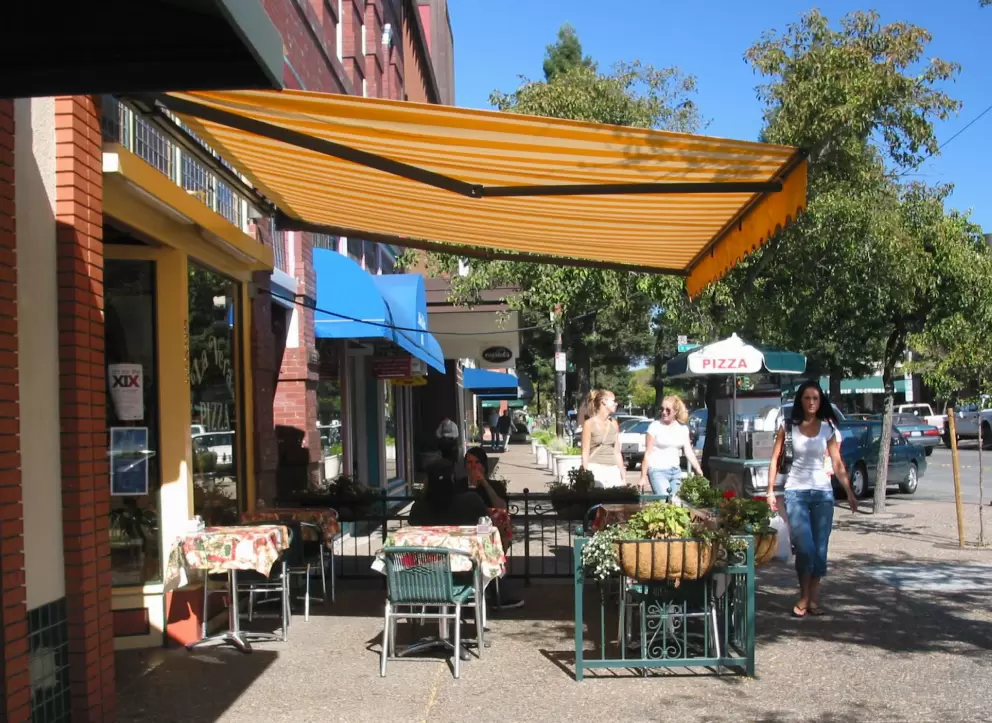 A colorful sidewalk cafe, La Vera Pizza, on 4th Street.