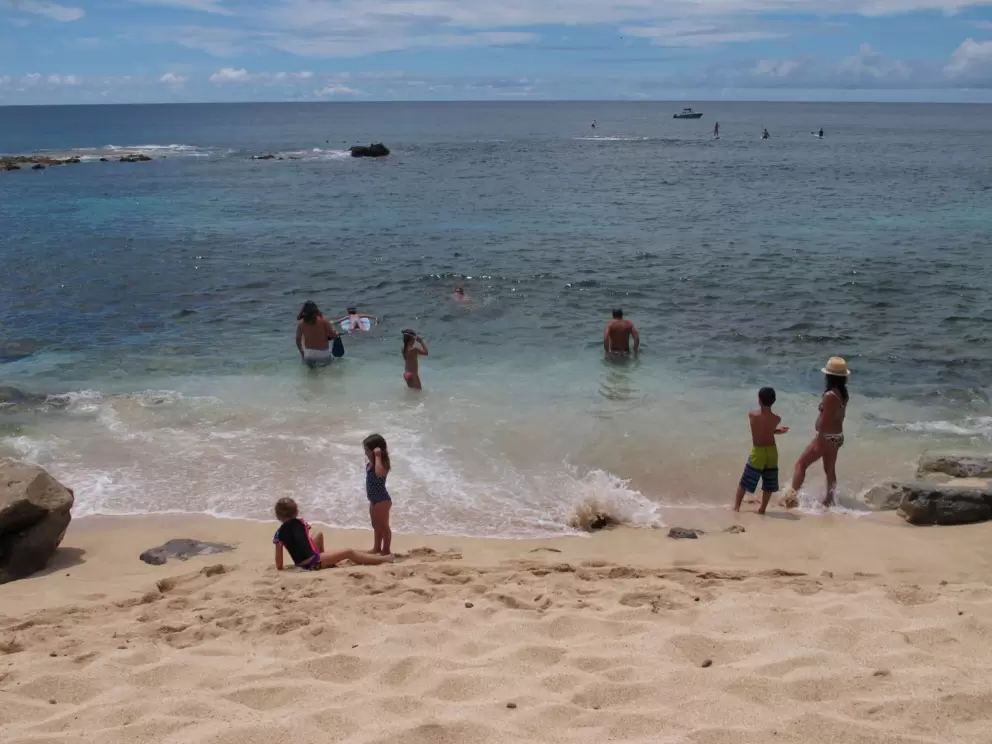 Three Tables Beach, North Shore