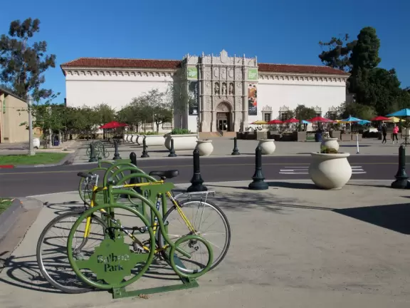 Stroll past beautiful architecture, ponds, fountains, flowers, and trees. Visit many different museums! And best of all, walk through sumptuous gardens.