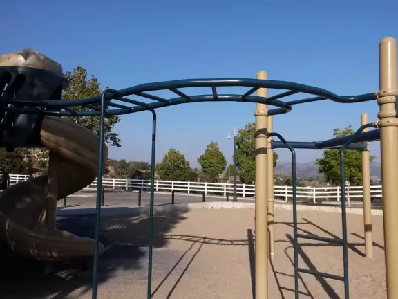 Nice playground with sandy floor, up in the hills of Arroyo Grande. Lovely in the late afternoon.