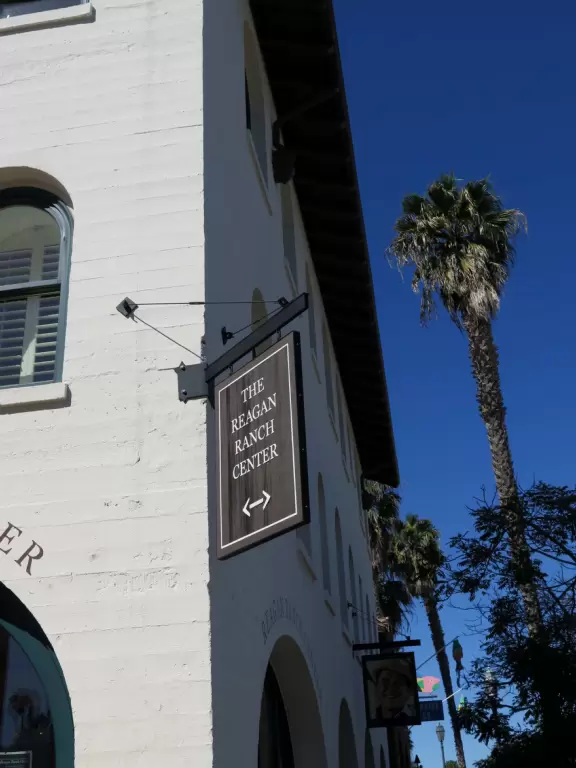 Museum and foundation- not good for kids (not interactive).