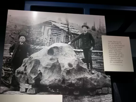 An incredible sight! This meteor crater is HUGE! Presented nicely by a discovery center, movie, and three lookout points around the crater.