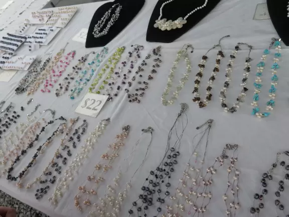 Unattractive downtown with&nbsp;gorgeous&nbsp;places nearby.