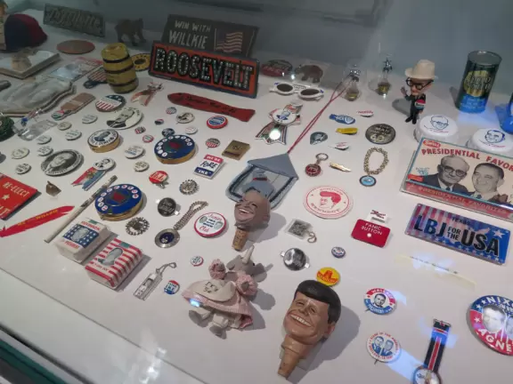 Interesting museum with exhibits on transportation (with great life-size scenes), voting, and items brought to America by immigrants.