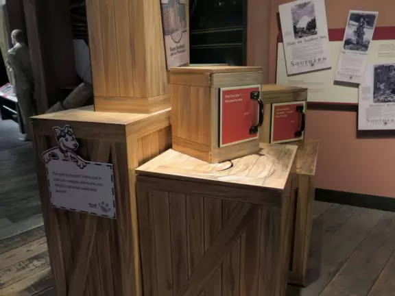 Interesting museum with exhibits on transportation (with great life-size scenes), voting, and items brought to America by immigrants.