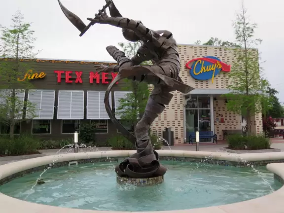 Sculpture at Lakeside Crossing.