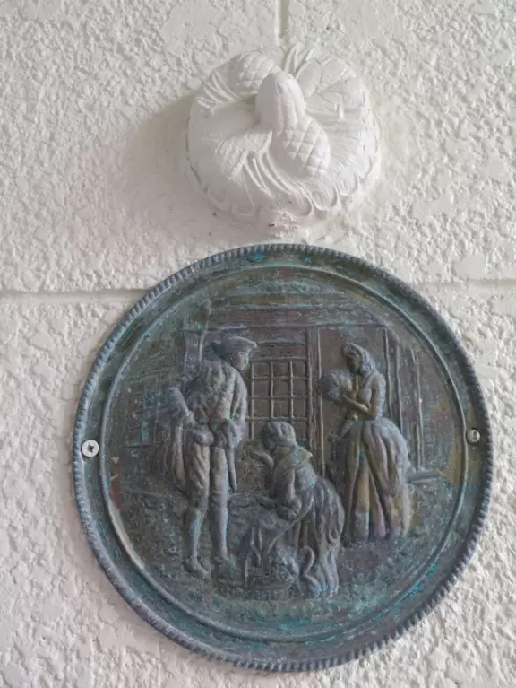 Old-fashioned wall decoration.