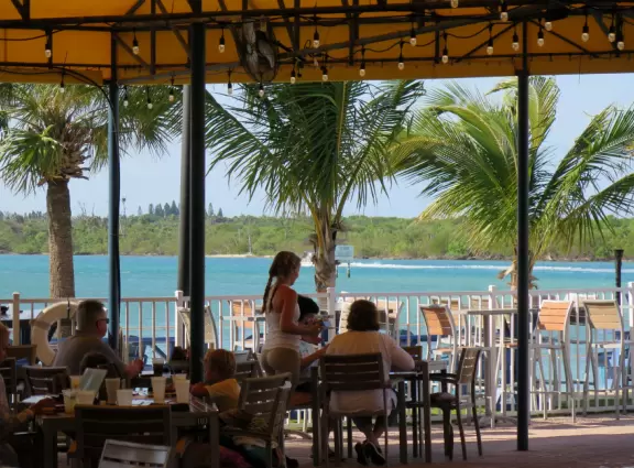 Blue Pointe Bar and Grill, Tequesta