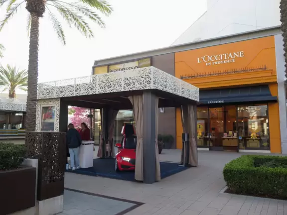 L'Occitane store.