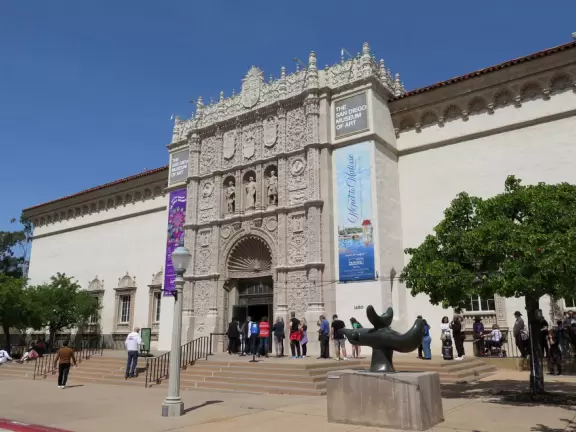 Stroll past beautiful architecture, ponds, fountains, flowers, and trees. Visit many different museums! And best of all, walk through sumptuous gardens.