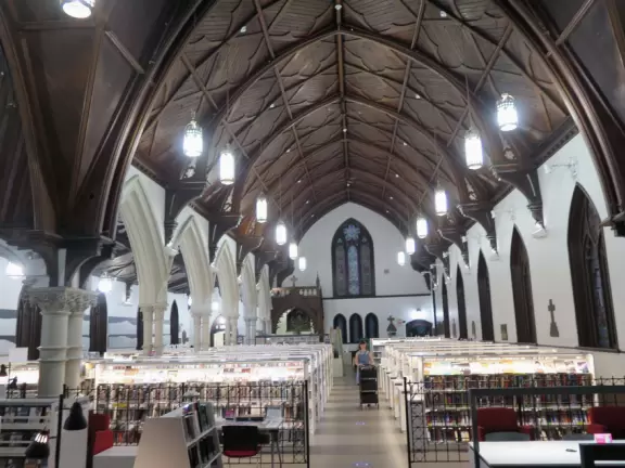 Cute street with cafes and markets, with more locals than tourists. Buzzing nightlife.