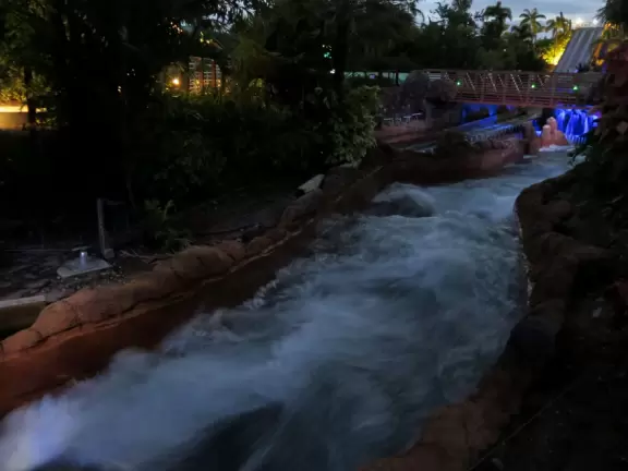 Beautiful park with great rollercoaster rides and amazing aquariums.