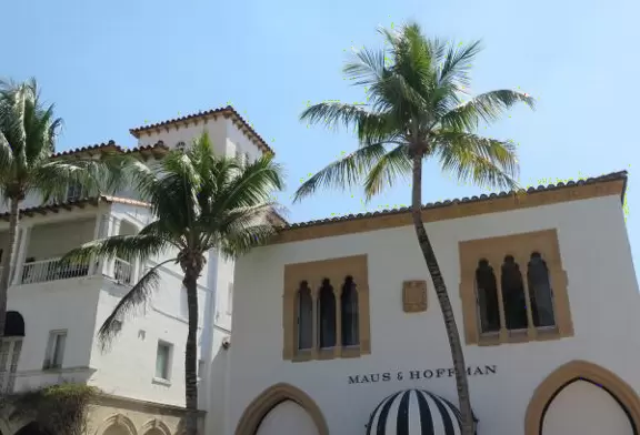 Maus &amp; Hoffman building. What perfect Gothic windows!
