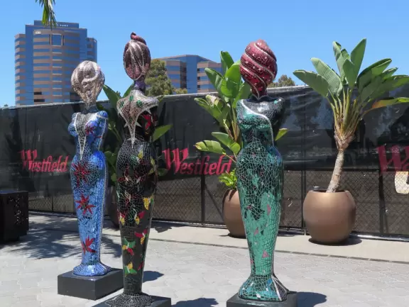 Fashion sculptures of mosaic tile. 