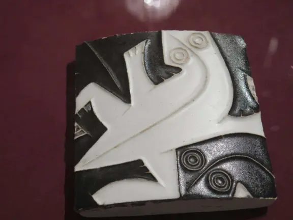 One of the tiles designed by Escher for the pillars in the auditorium of the Johanna Westerman School in 1959. 