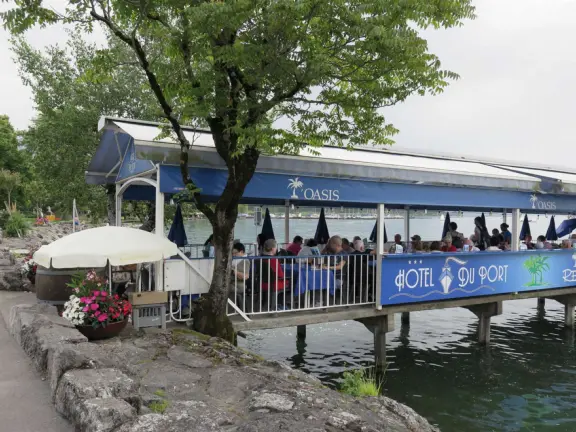 Oasis is a good restaurant. 