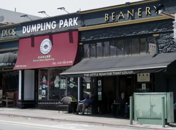 There's a really cool feeling at the Inner Sunset Neighborhood. Also, it's close to the beach, and to Golden Gate Park.