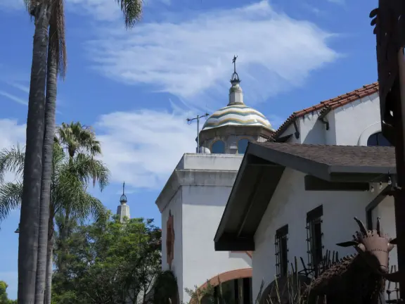 A walk amongst Santa Barbara's colonial history and beautiful Spanish-Moorish architecture.