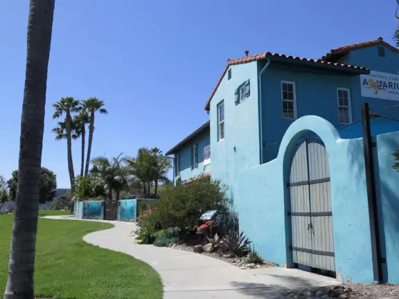 The aquarium has a Spanish building. I liked it better when it was white!
