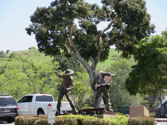 Railroad station with a few popular cafes, and small museum with beautifully-restored 1926 cafe-observation car and a model railroad of SLO county upstairs.