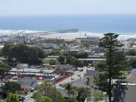 A lovely park in Pismo Heights with playground, sloped lawn with picnic areas, and best of all- rocky lookout with spectacular views of the coastline.