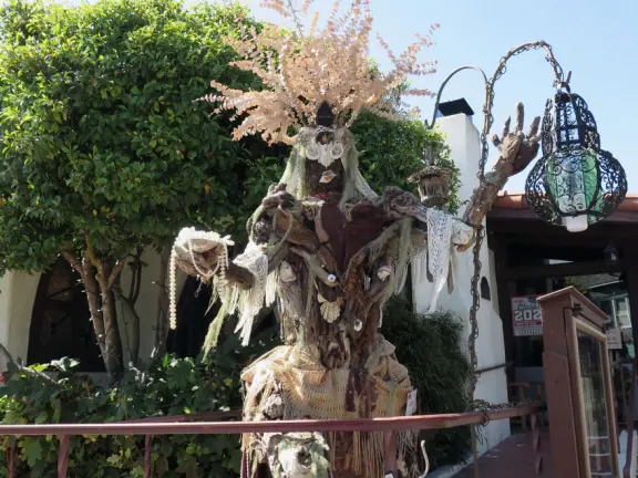 Dozens of scarecrows around Cambria East, Cambria West, Moonstone Drive, and San Simeon! In front of businesses. Very fun!