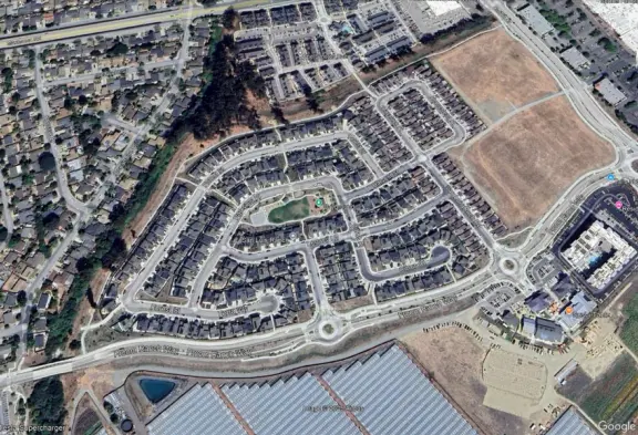 See all the little paths you can take in the SLO Ranch neighborhood between houses, and the main path between the houses and the creek. 