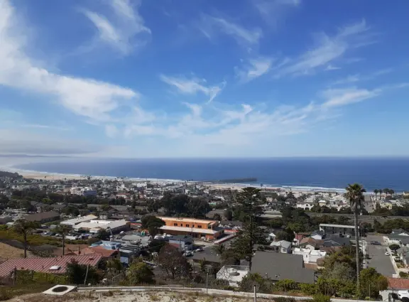 A lovely park in Pismo Heights with playground, sloped lawn with picnic areas, and best of all- rocky lookout with spectacular views of the coastline.