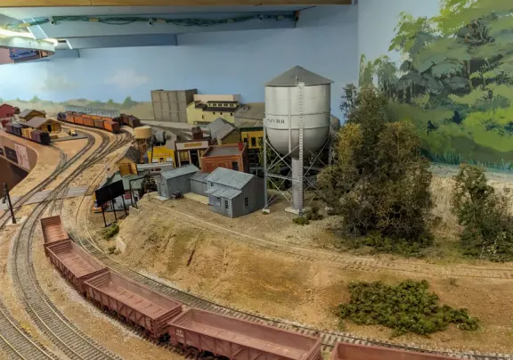 Railroad station with a few popular cafes, and small museum with beautifully-restored 1926 cafe-observation car and a model railroad of SLO county upstairs.