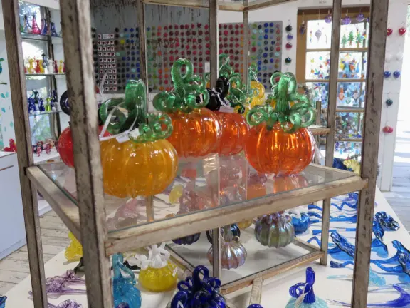 Adorable spot along Highway 1, with creamery food truck, lunch food truck, amazing glassworks store, pottery store, leather store, and peaceful Irish chapel.