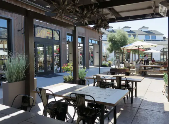 Coffee shop, food court, ice cream and pastry shops, brewery, gift shop and market, outdoor public spaces with fire pit and tables and selfie spots galore, farm with donkeys, goats, and alpaca! Also called San Luis Ranch.