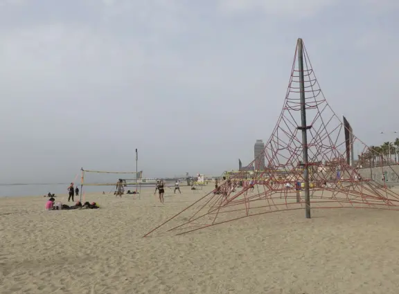 Spacenet for kids, in the sand at Bogatell Beach.