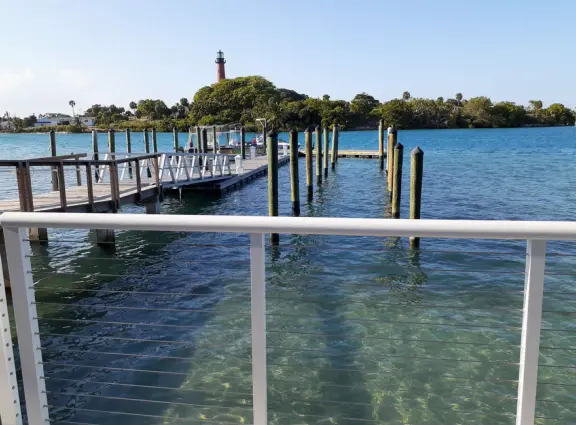 Gorgeous place on the Jupiter inlet across from the lighthouse, with restaurants and a walkway.