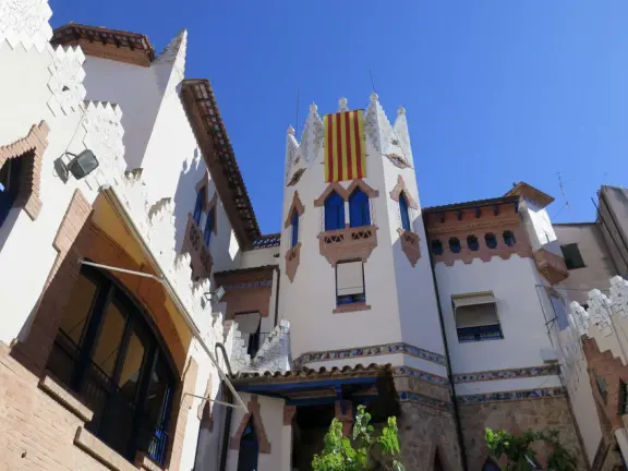 The pretty architecture and blue sky!