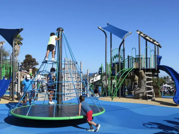 City park with amphitheatre, huge lawn, and incredible playground for kids! Fantastic free summer concerts!