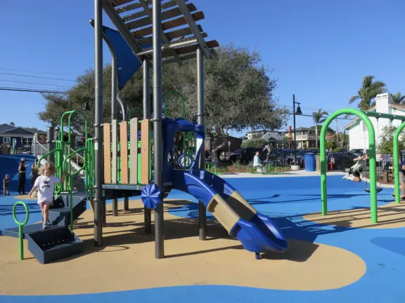 City park with amphitheatre, huge lawn, and incredible playground for kids! Fantastic free summer concerts!