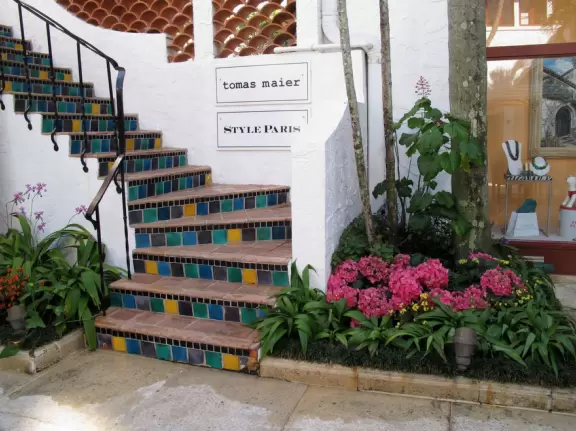 Tiled stairs that curve around just perfectly.