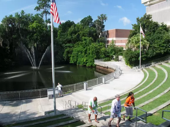 An exciting-feeling university on a gorgeous campus loaded with moss-draped oak trees and tons of shade.