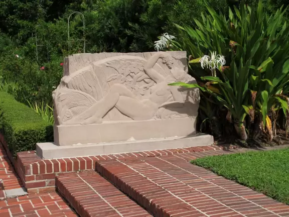 Reclining Nude, by Alferez.